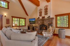 Mountain Escape at North Shore - Upscale 4BR Easy Walk to Lake & Private Hot Tub!